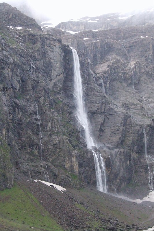 2008-07-12,14-36-55,la Grande Cascade du cirque de Gavarnie.jpg